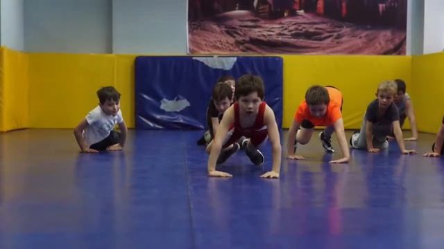 Растим чемпионов!Первые тренировки, как первые шаги - самое прекрасное и запоминающееся время! смотреть онлайн
