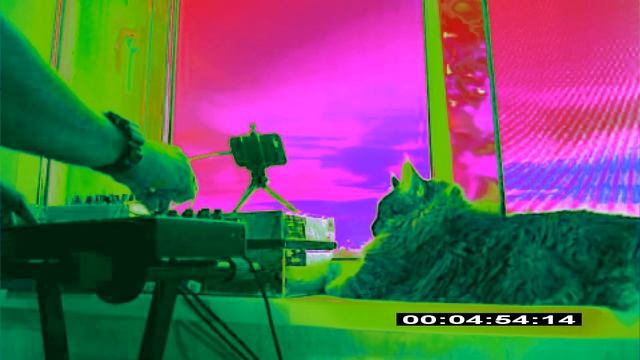 iskin - Seasong (Machinedrum Home Session) смотреть онлайн