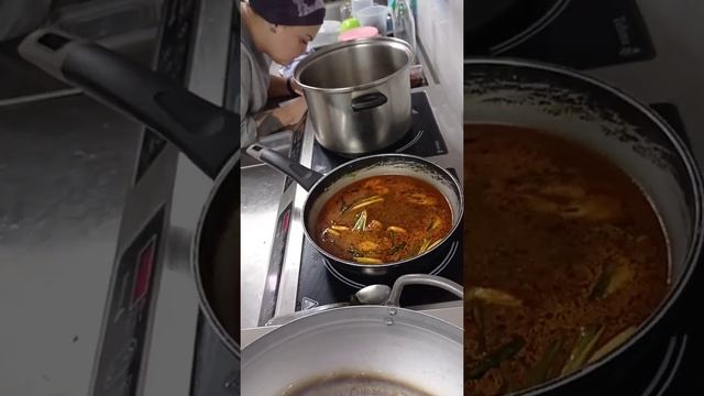 Провариваем бульон со специями для Фо