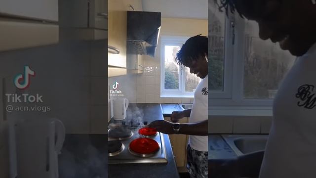 TikTok Coffin Dance Compilation! 2021 August/September смотреть онлайн