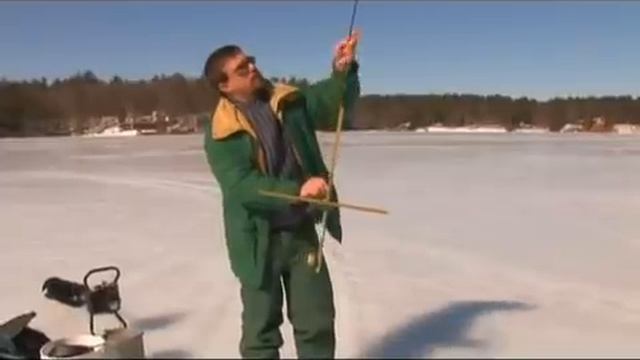 Ice Fishing Basics : How an Ice Fishing Tip Up Works смотреть онлайн