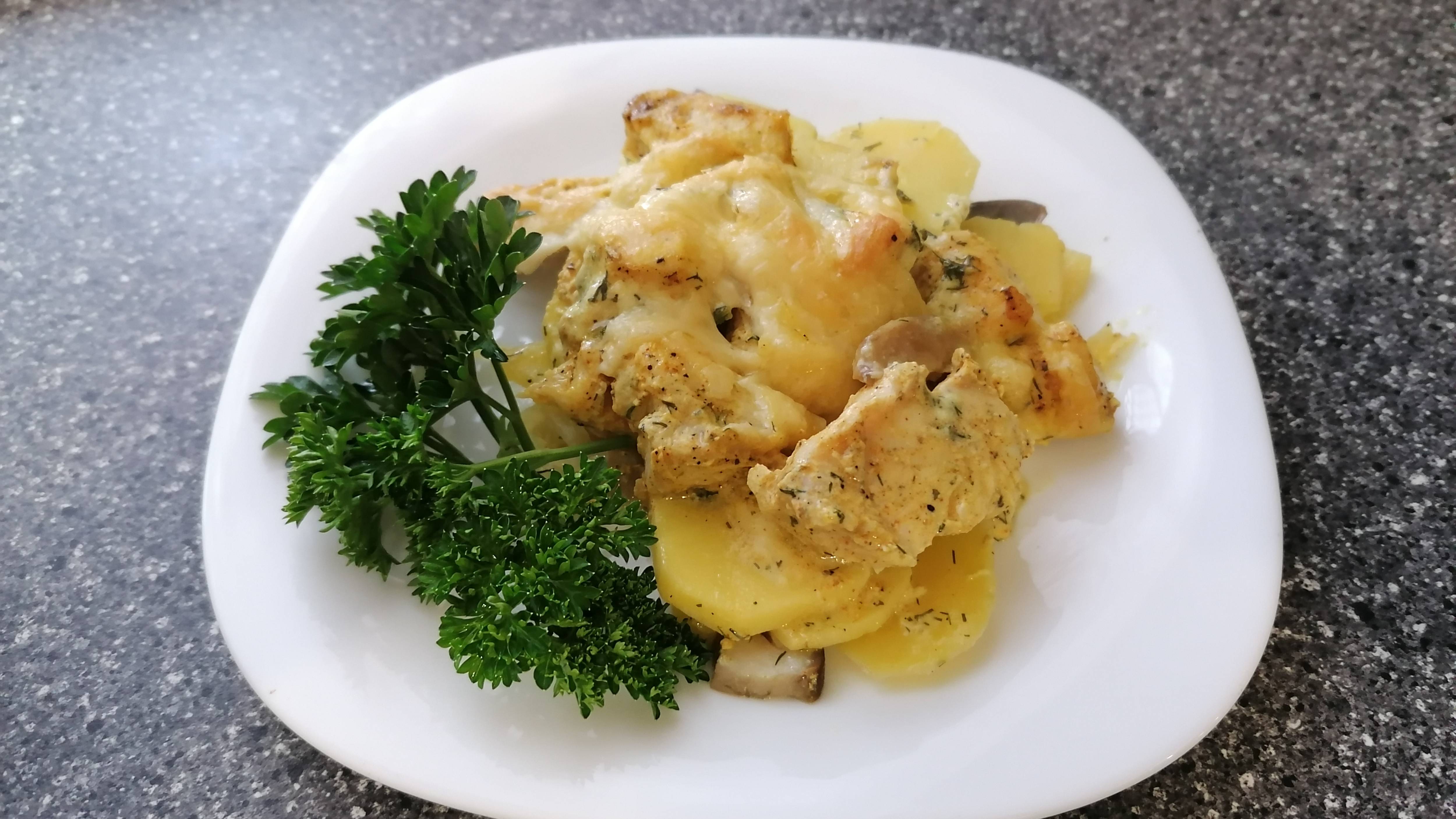 Вкусное и нежное куриное филе с картошкой и грибами. смотреть онлайн