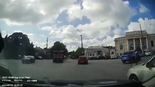 Экскзивные кадры 28.07.2023 , первые секунды прилёта ракеты в Таганрог смотреть онлайн