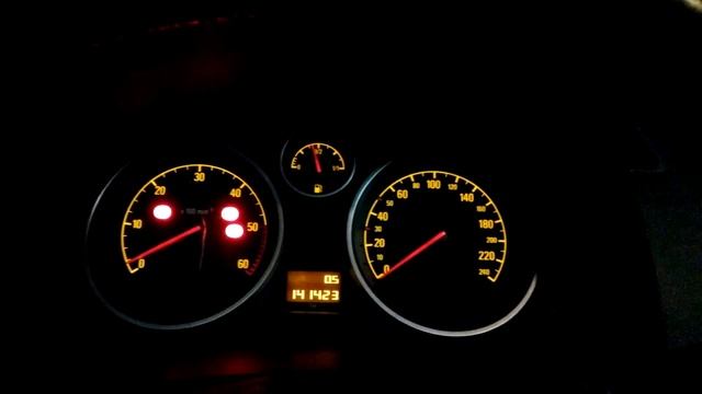 OPEL ASTRA H 1.7CDTI Start Problem! After warming the engine смотреть онлайн