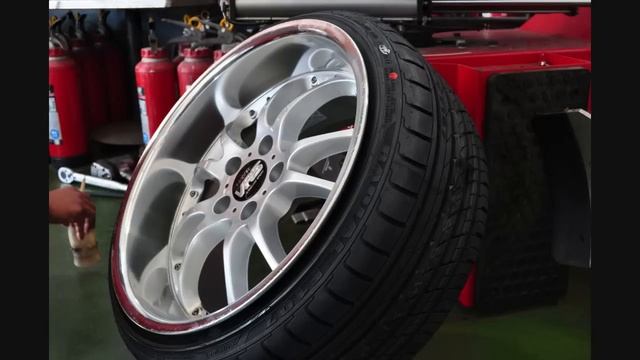 9.5j　215/35R18