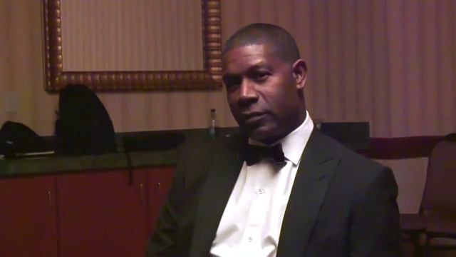 Dennis Haysbert hosts Langston Gala - 2010 10 16 смотреть онлайн