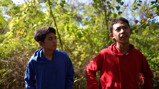 BERBURU AYUNAN 1 WARNA SESUAI WARNA BAJU! ADA YANG MAIN CURANG?! | Mikael TubeHD смотреть онлайн