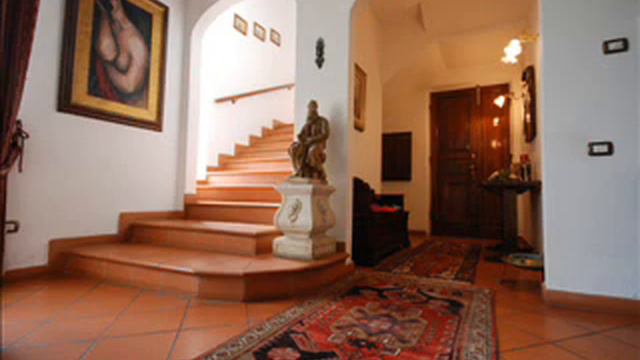 Rif. 2369 VILLA di 10 vani e di 450 mq a QUARRATA смотреть онлайн