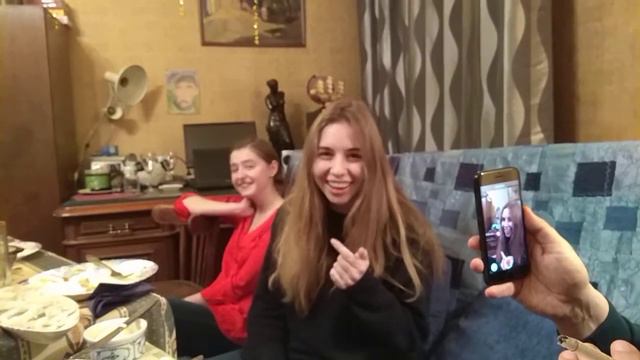 Выросшая в Германии племянница пересказывает сюжет "Иронии судьбы" смотреть онлайн