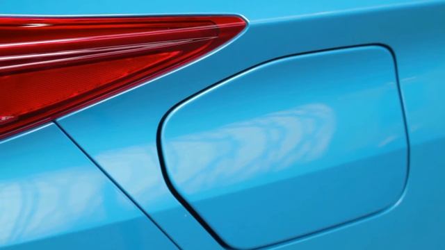 2017 Toyota Prius PHV Plug-in Hybrid смотреть онлайн