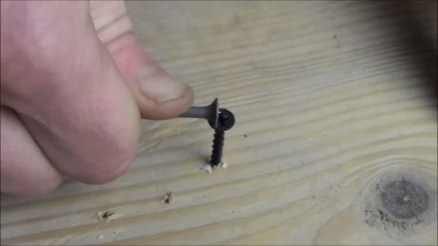 Как вкрутить выкрутить саморез или шуруп БЕЗ дрели, шуруповерта и отвертки. БЕЗ ИНСТРУМЕНТОВ. смотреть онлайн