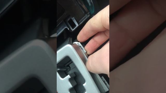 ТОЙОТА КОРОЛЛА!КАК ПОМЕНЯТЬ ЛАМПОЧКУ В АКПП TOYOTA COROLLA РЕСТАЙЛИНГ смотреть онлайн