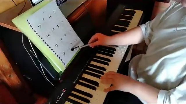 Milana. Показать, назвать, сыграть ноты басового ключа малой октавы. смотреть онлайн