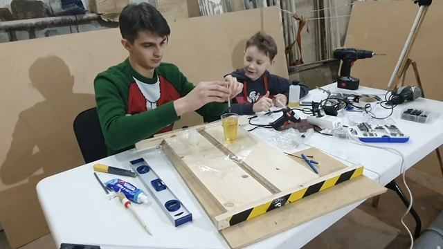 СТОЛЕШНИЦА С ПОДСВЕТКОЙ ИЗ ЭПОКСИДНОЙ СМОЛЫ #2 смотреть онлайн