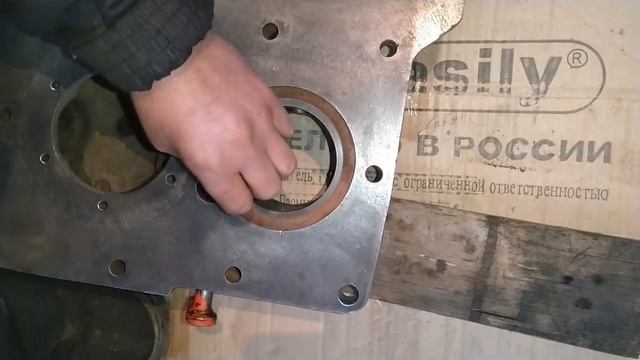 Т-25. Часть 8. Сборка колокола и гидробака с ВОМ. смотреть онлайн