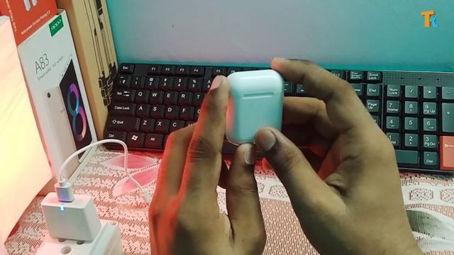 How To Fix i12 TWS Not Charging || Earbuds को Charge कैसे करें | i12 Charging Problem | Taking TECH смотреть онлайн