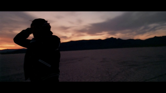 VOLVO_XC90_TEASER_DESERT_AVICII