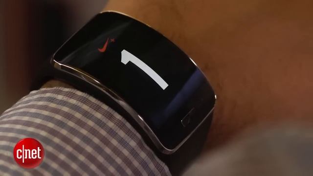 Samsung Gear S tries to be a smartphone and smartwatch at the same time смотреть онлайн