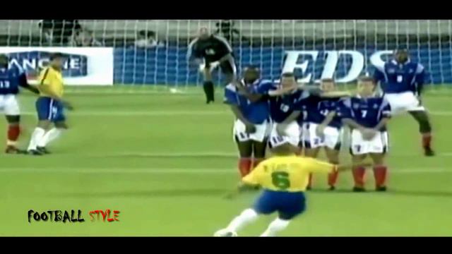 Крученые Голы Профессионалов\Football Most Amazing Goals смотреть онлайн
