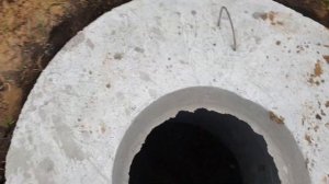 Никогда не делайте яму из автомобильных покрышек!