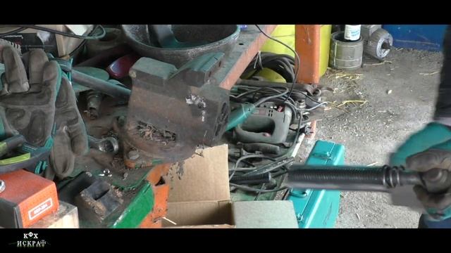 Мульчируем почву с помощью пленкоукладчика. смотреть онлайн