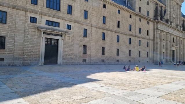 Real Monasterio de El Escorial - Easy Day Trip Destination from Madrid смотреть онлайн
