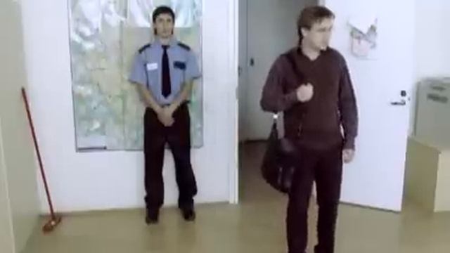 Как спрятаться всем офисом за 5 секунд? смотреть онлайн