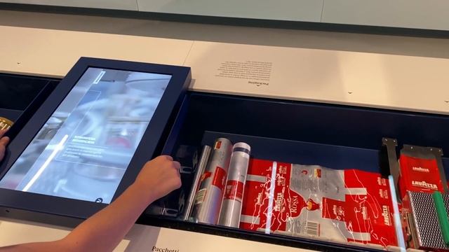 Digital customer experience in the Lavazza Museum (Torino, Italy) смотреть онлайн