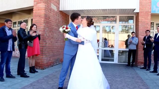 Красивые глаза только у того, кто смотрит на тебя с нежностью. Коко Шанель. смотреть онлайн