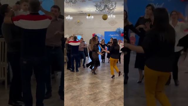 Зажигаем на дне рождении🔥Дуэт Алена Таран и Овик Багдасарян смотреть онлайн