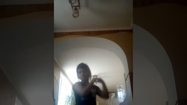 Это видео про танец любовь танец Вика Вика а звездой смотреть онлайн