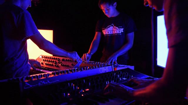 Modeling | Low Fantasy Alt Version (Live In Studio) смотреть онлайн