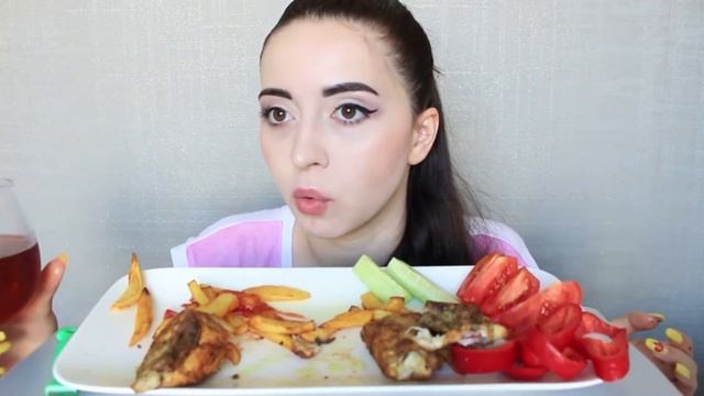 КАК МЕНЯ ПРЕСОВАЛ БРАТ / САМООБМАН / MUKBANG Куица с картошкой Ayka Emilly