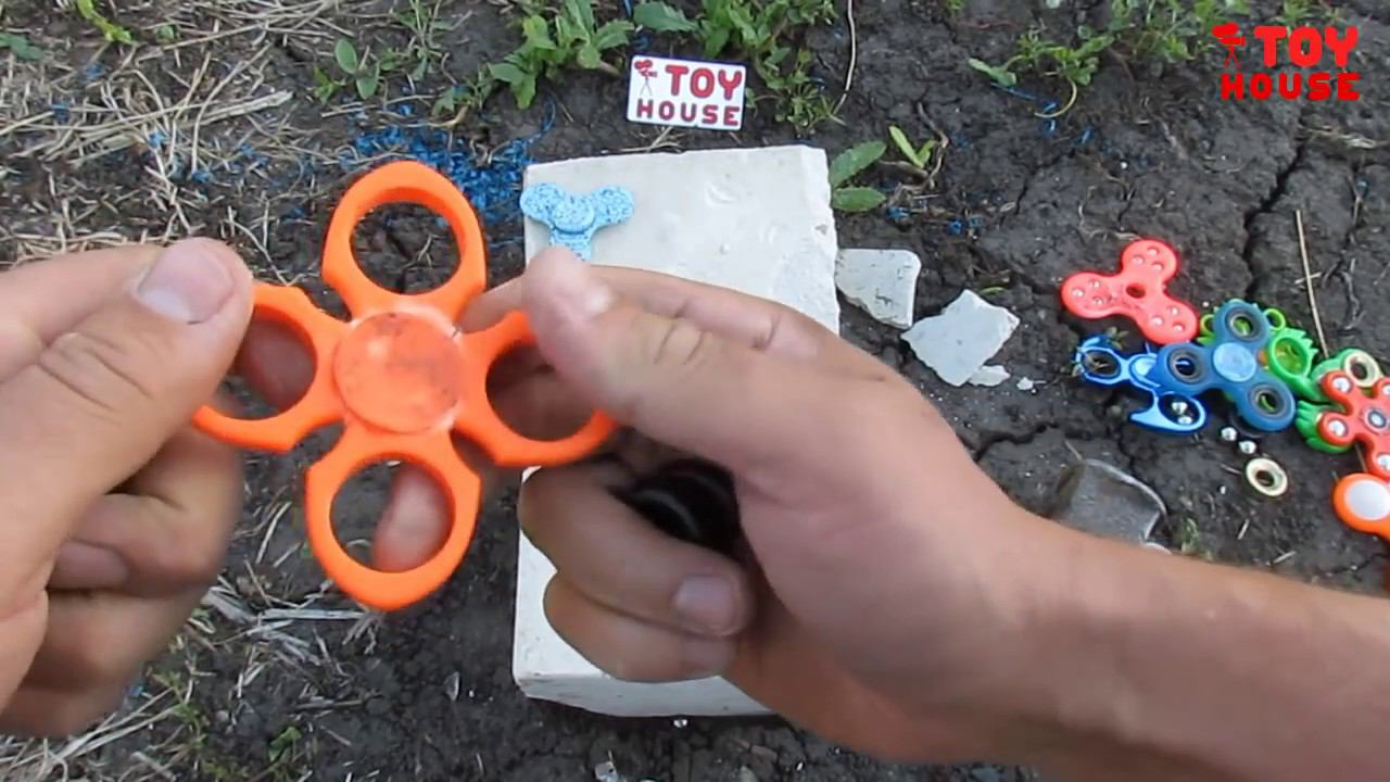 Эксперимент. Разбил много разных спиннеров кувалдой. Испытание fidget spinner на прочность. смотреть онлайн