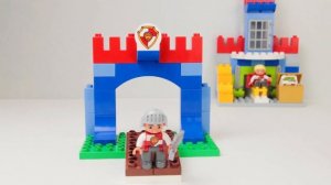 Конструктор Лего Дупло Королевская крепость 10577. Лего замок с рыцарями для малышей