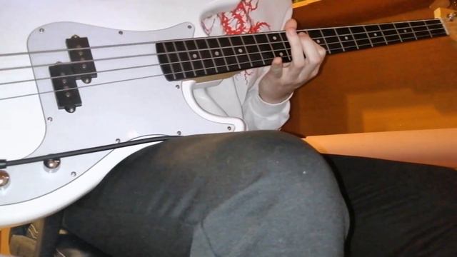 ROCKDALE Stars PB Bass White Bass Guitar Testing by a beginner смотреть онлайн