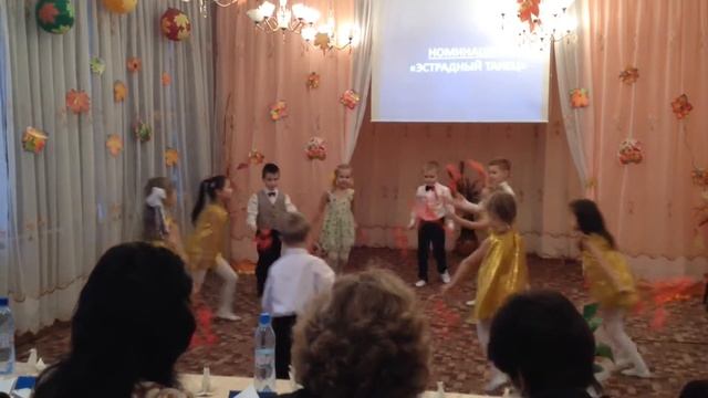 Лист осенний на ветру смотреть онлайн