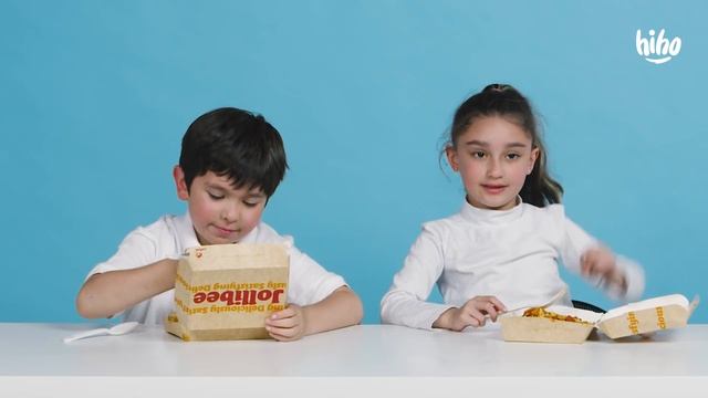 Kids Try Jollibee | Kids Try | HiHo Kids смотреть онлайн