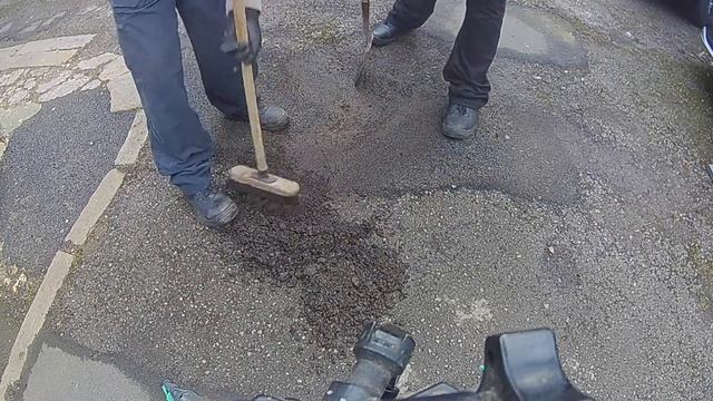 Pothole Repair Using Cold Lay Tarmac смотреть онлайн
