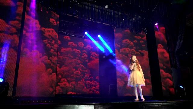 Naomi Serebryanaya "Люди любите друг друга" смотреть онлайн