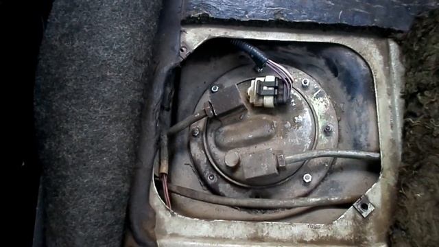 Запах бензина в салоне авто (Часть4): из-за чего может вонять бензином в салоне и возле авто смотреть онлайн