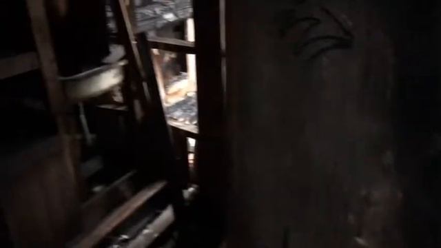 НАШЛИ ДОМ БОМЖА! ЛУТАЕМ ЗАБРОШКИ! смотреть онлайн