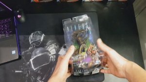 Распаковка обзор фигурок Scorpion Alien Snake Alien NECA