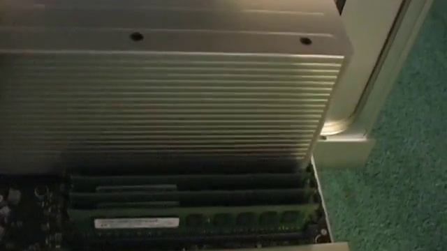 Mac Pro (Mid 2010) unboxing and ram upgrade смотреть онлайн