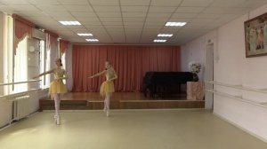 Вариация золотых рыбок из балета «Конек-Горбунок»,дуэт «Стремление»-Кулова София и Мотрошилова Мари