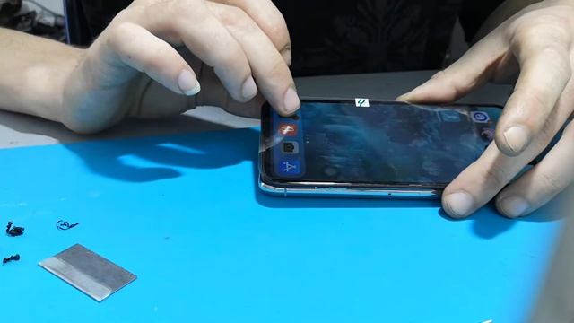 Замена дисплея iPhone X смотреть онлайн