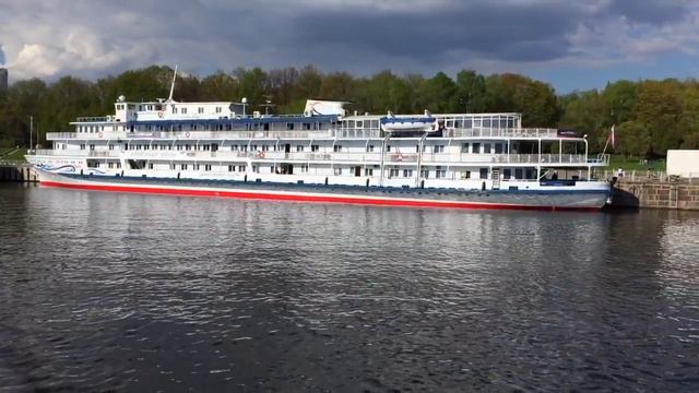 Теплоходы на Северном речном вокзале смотреть онлайн