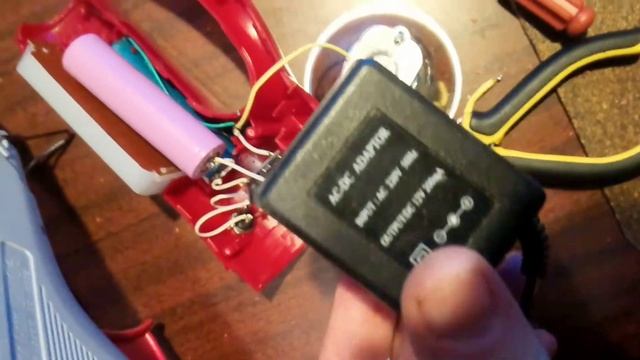 Обзор и ремонт китайского фонарика yj-2833 и переделка его под литий смотреть онлайн