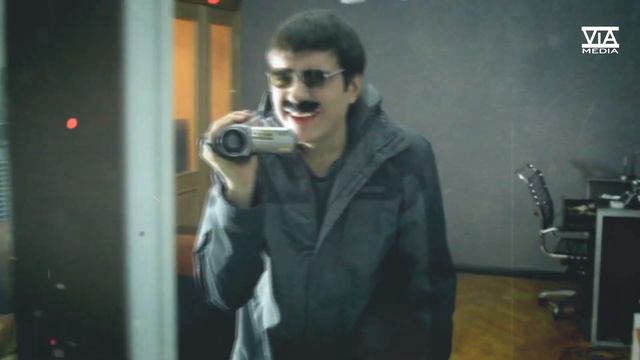 Актер Киану Ривз обратился в суд, чтобы обезопасить себя от очень странного мужчины. смотреть онлайн