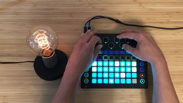Novation Circuit Ambient Drone Experiment смотреть онлайн